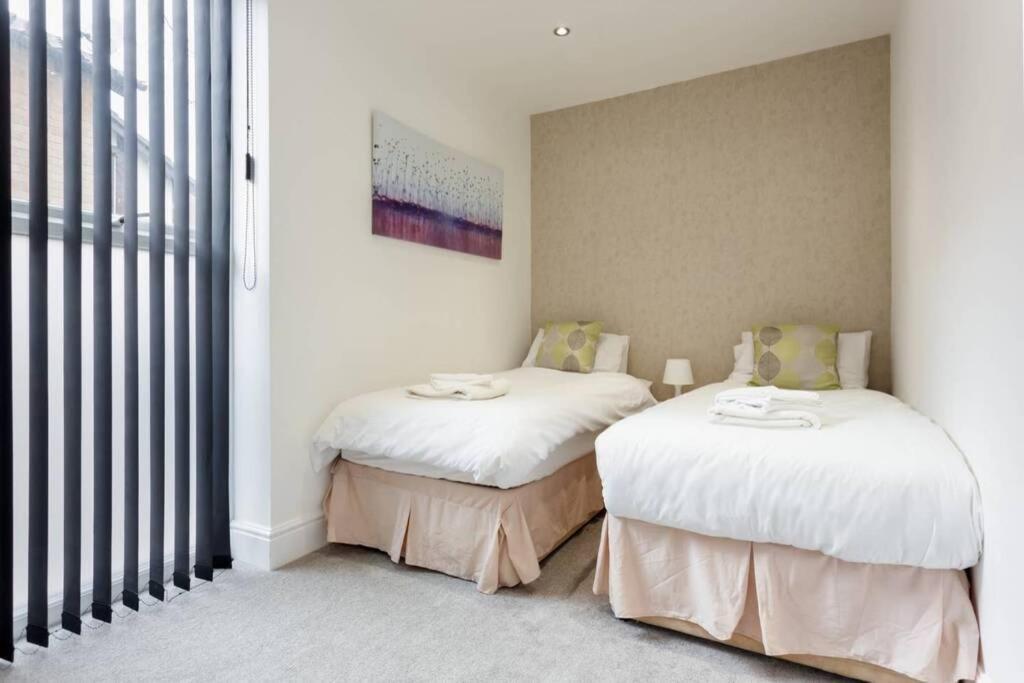 Stylish 2 Bed 2 Bath *Close To Beach And Centre With Parking* บอร์นมัธ ภายนอก รูปภาพ
