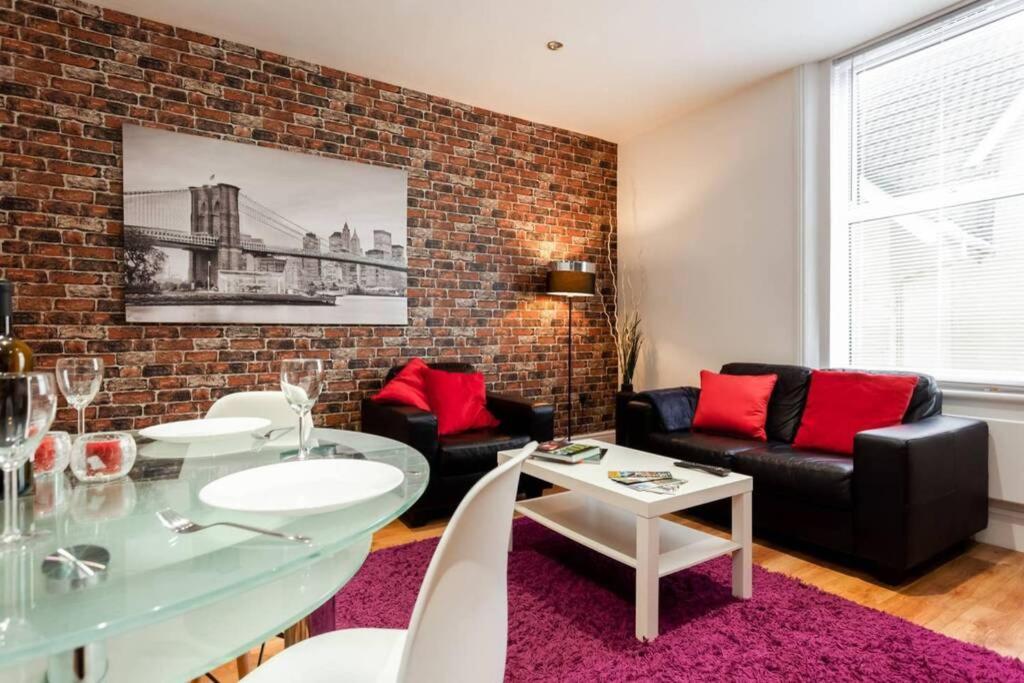 Stylish 2 Bed 2 Bath *Close To Beach And Centre With Parking* บอร์นมัธ ภายนอก รูปภาพ